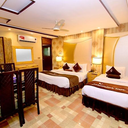 Premier Inn Gulberg Lahore Eksteriør billede