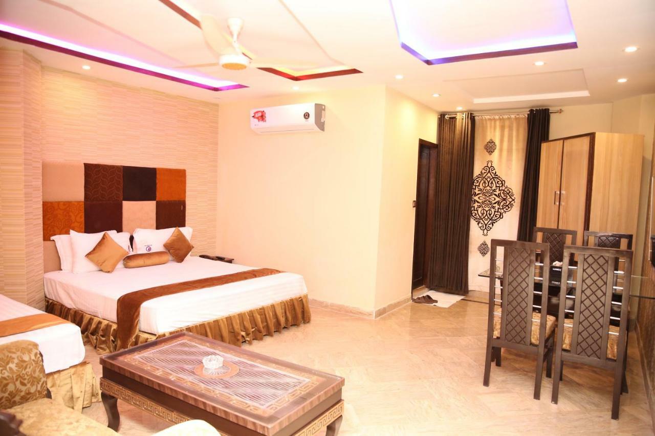 Premier Inn Gulberg Lahore Eksteriør billede