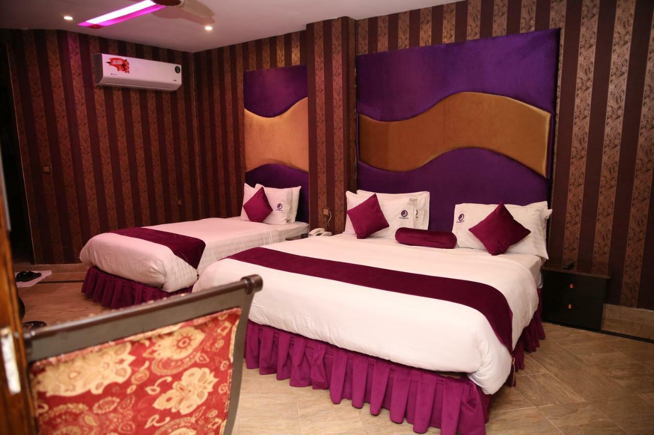 Premier Inn Gulberg Lahore Eksteriør billede