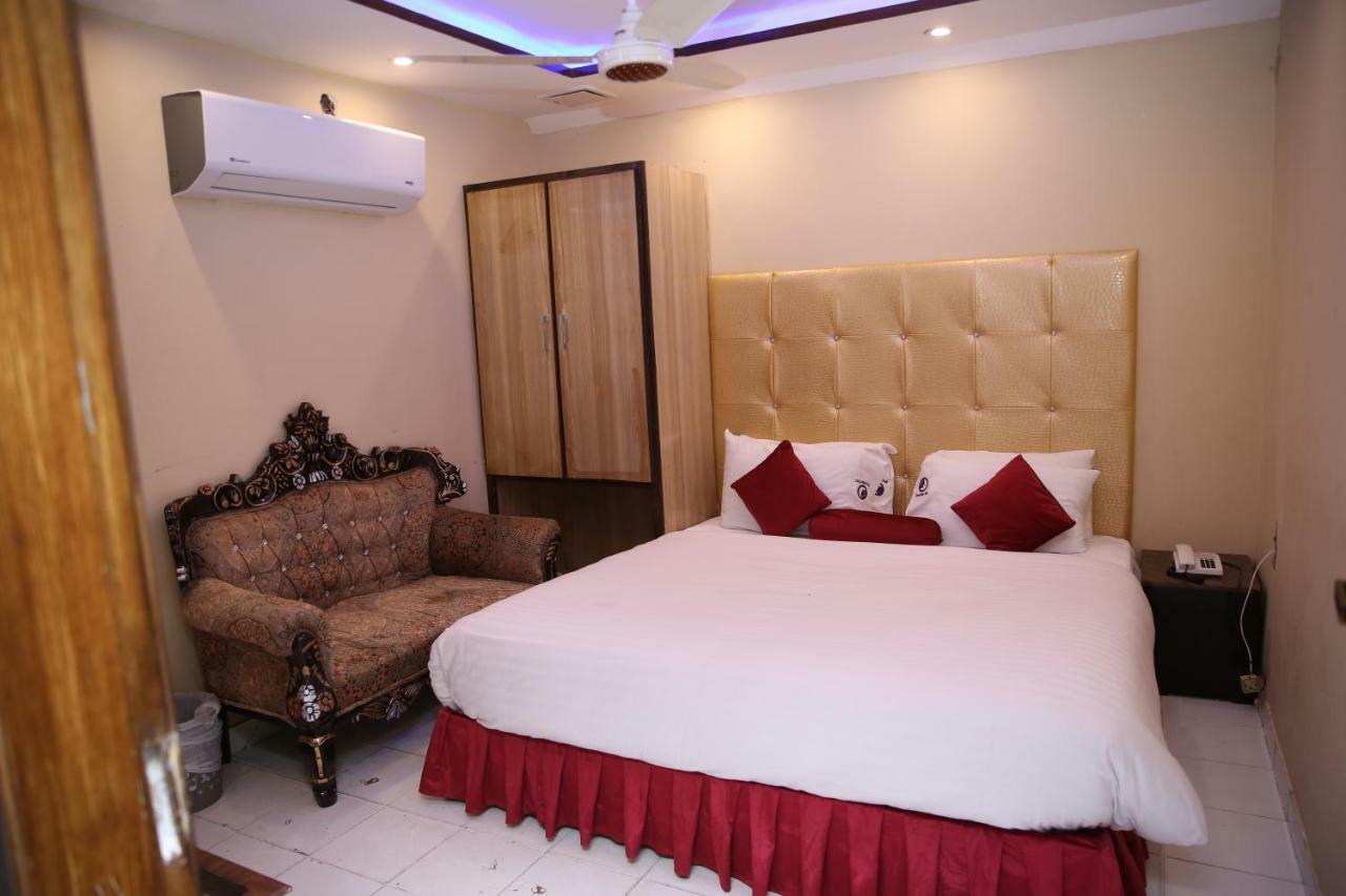 Premier Inn Gulberg Lahore Eksteriør billede